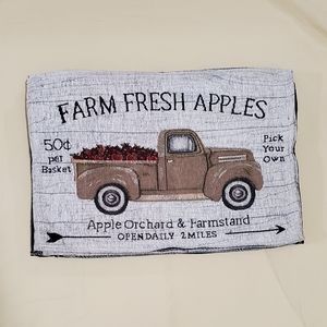 NWT Set of 8 Table Placemats